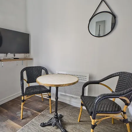 Apartment Clery 31